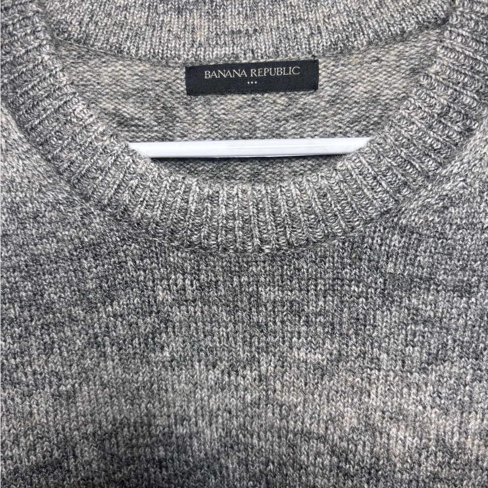 Banana Republic Men's Charcoal Crewneck Sweater - Picture 2 of 5